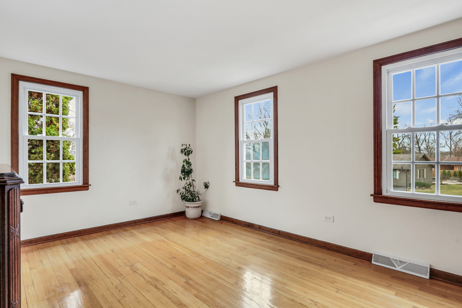 21570 W Eldor Avenue, Grayslake, IL 60030