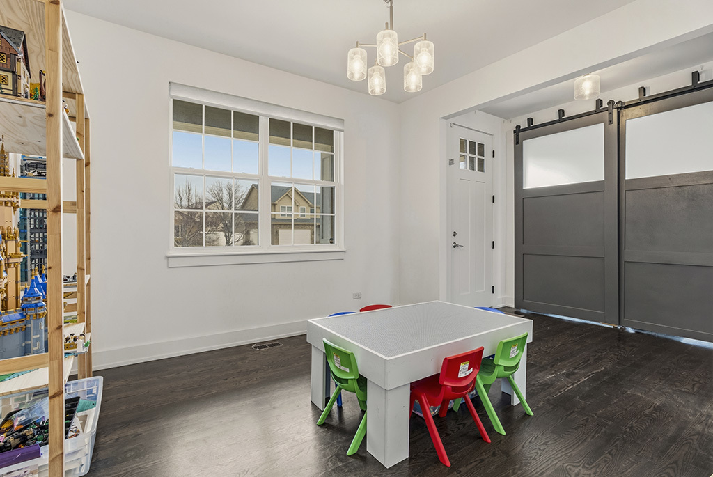 15903 Crimson Drive, Lockport, IL 60441