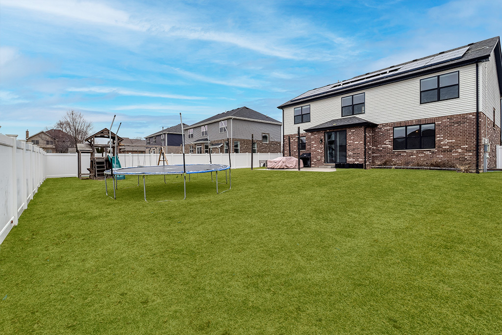 15903 Crimson Drive, Lockport, IL 60441