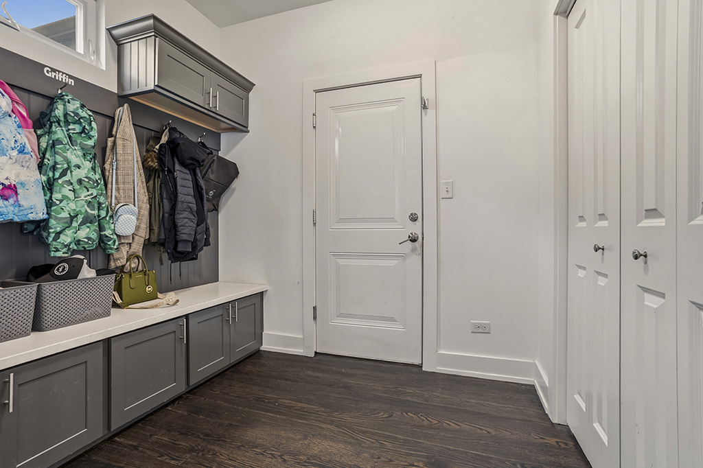 15903 Crimson Drive, Lockport, IL 60441