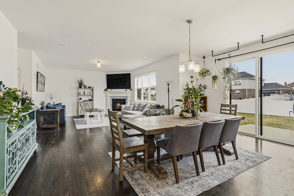 15903 Crimson Drive, Lockport, IL 60441