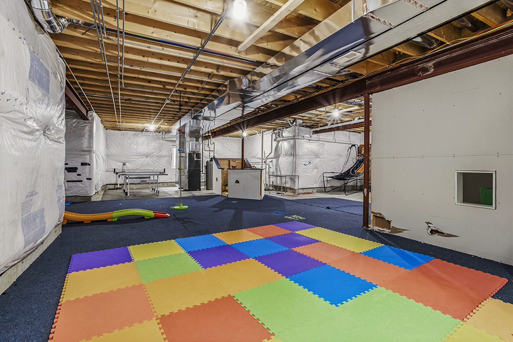 15903 Crimson Drive, Lockport, IL 60441