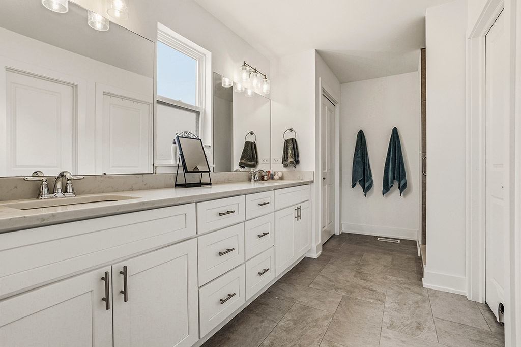 15903 Crimson Drive, Lockport, IL 60441