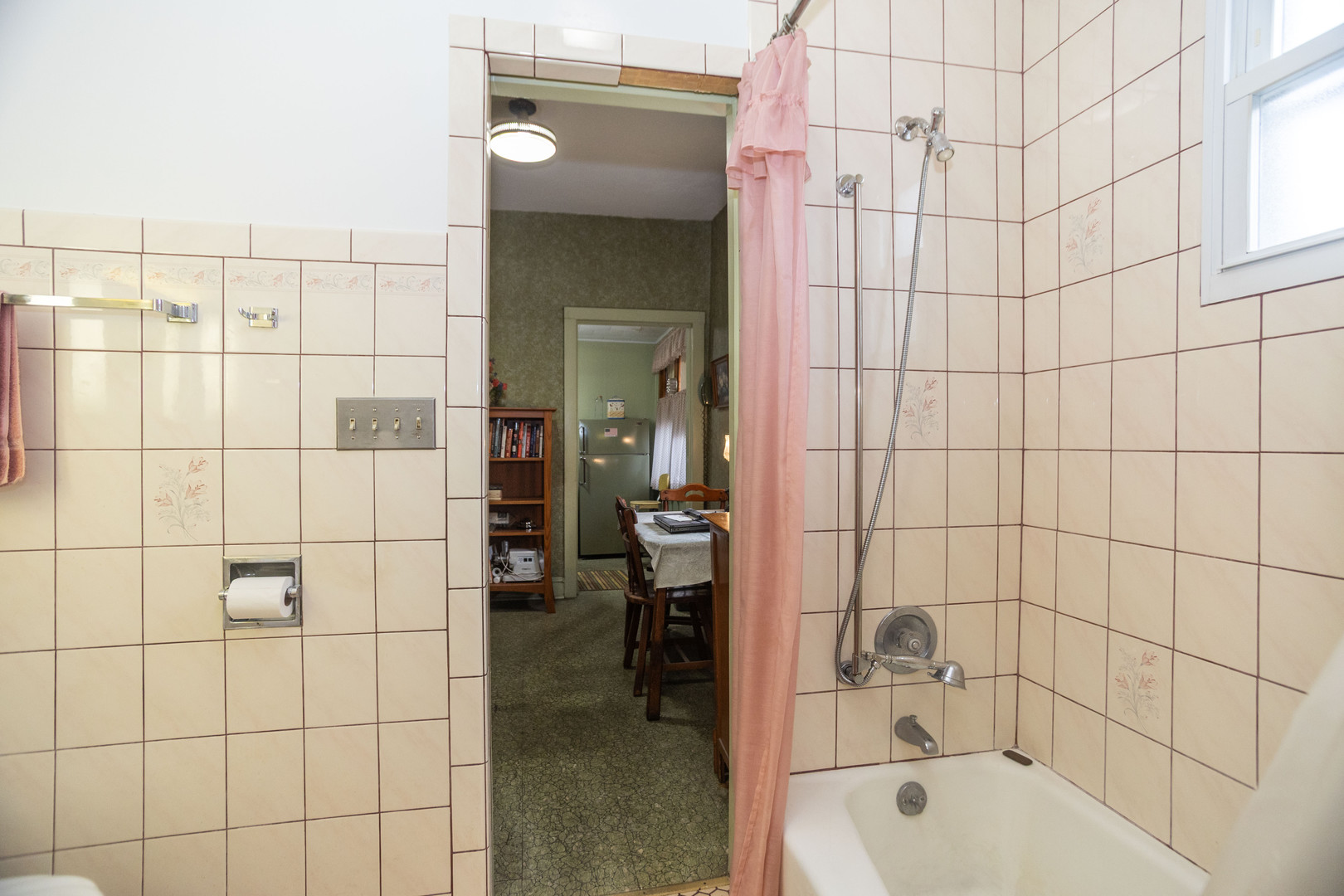 4155 W Grace Street, Chicago, IL 60641