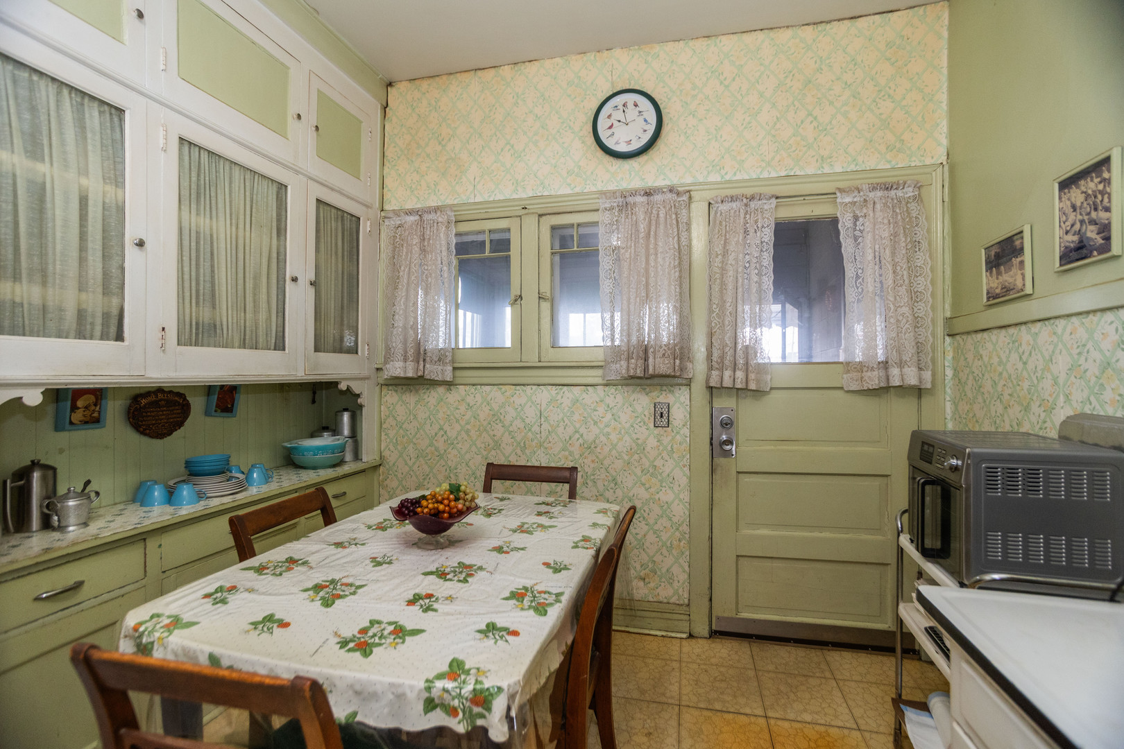 4155 W Grace Street, Chicago, IL 60641