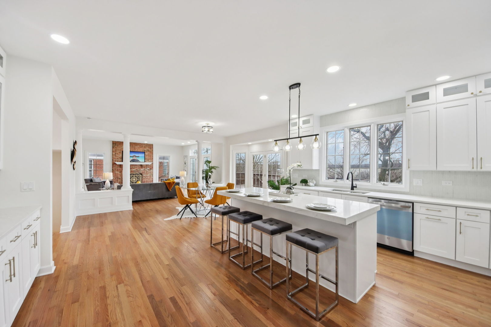 1022 Oakland Drive, Barrington, IL 60010