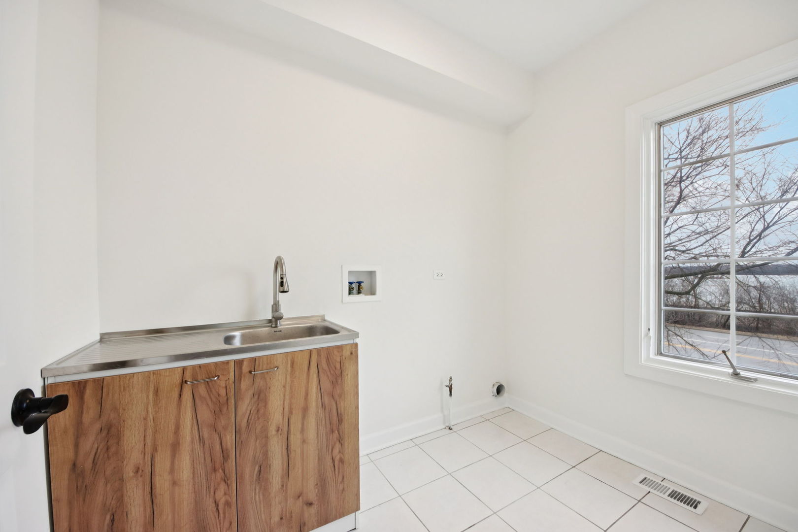 1022 Oakland Drive, Barrington, IL 60010