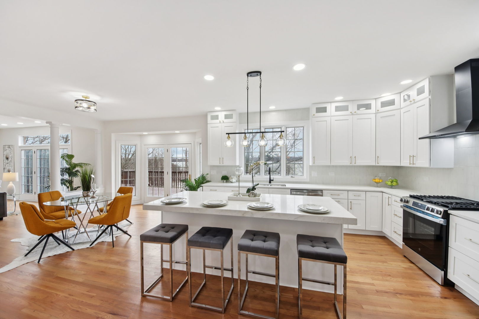 1022 Oakland Drive, Barrington, IL 60010