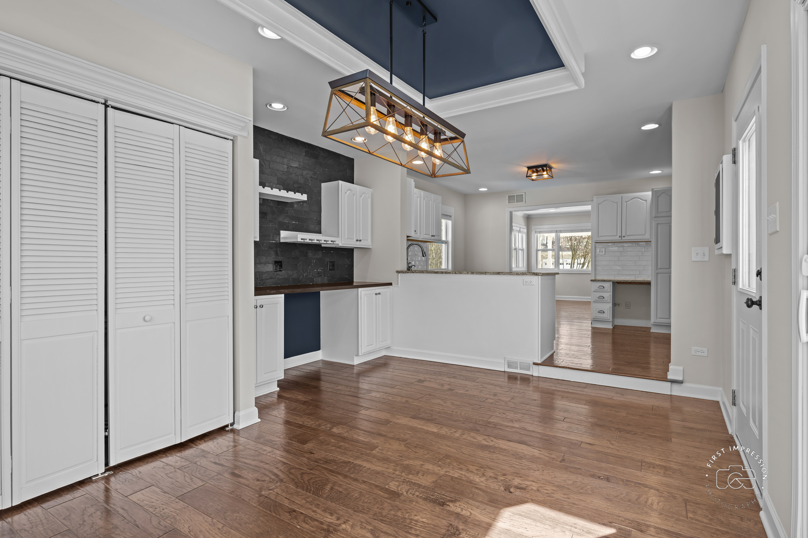 1331 N Main Street, Naperville, IL 60563