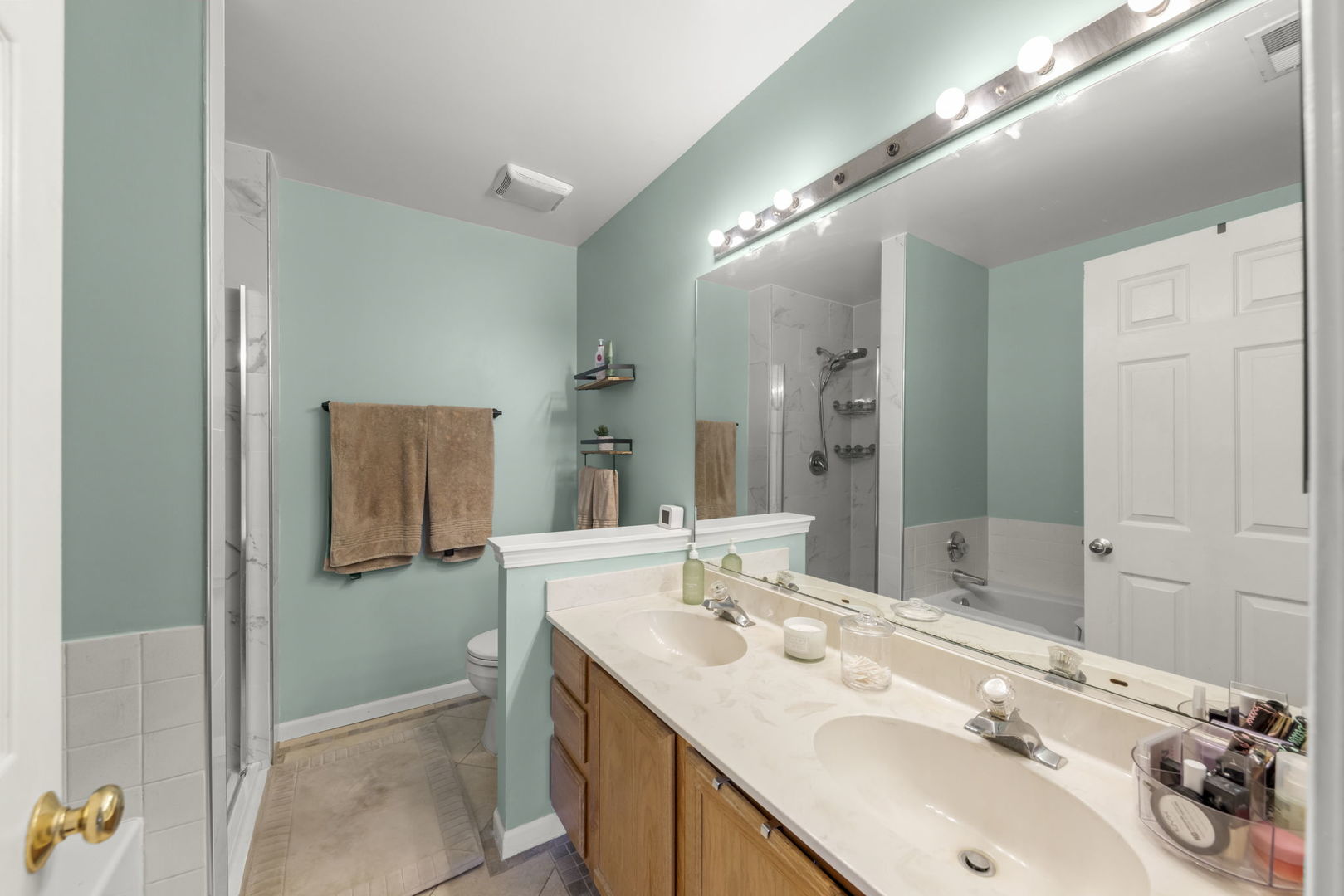 304 E Harvard Circle, South Elgin, IL 60177