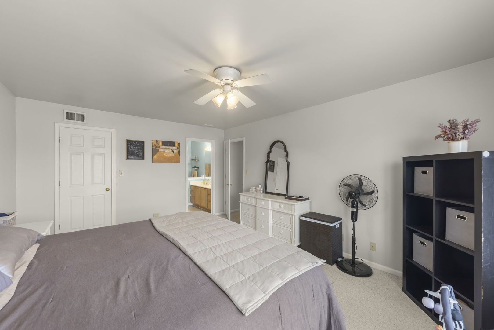 304 E Harvard Circle, South Elgin, IL 60177