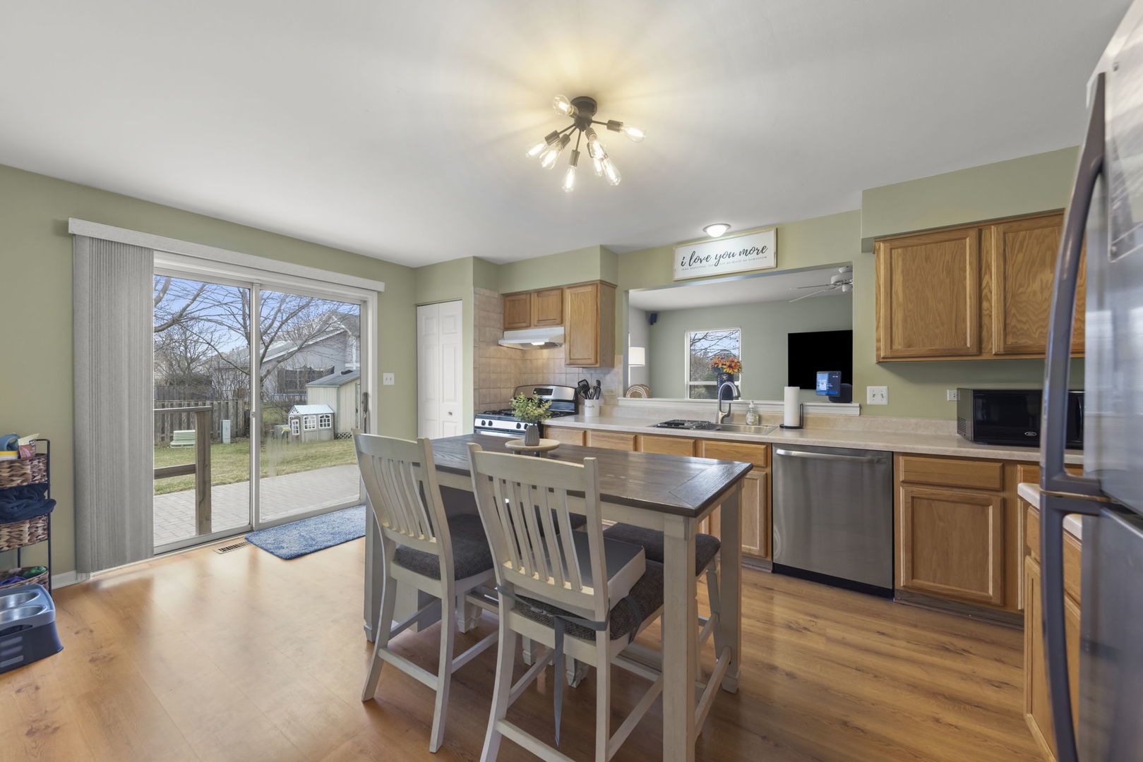 304 E Harvard Circle, South Elgin, IL 60177