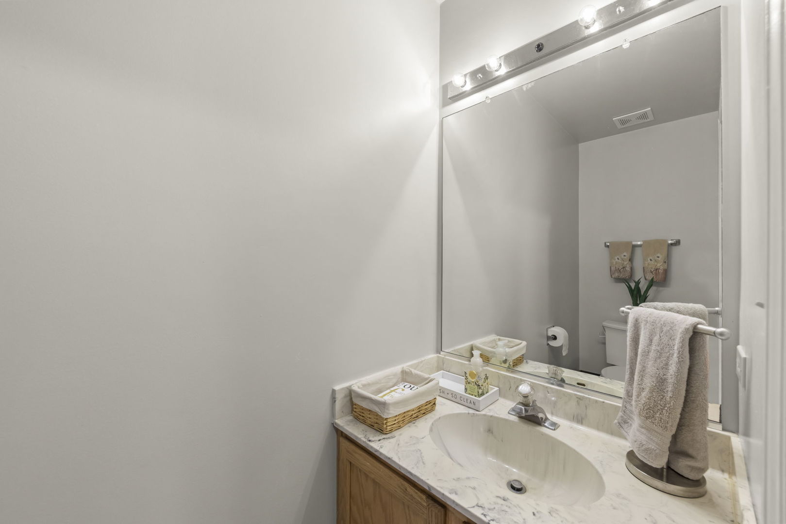 304 E Harvard Circle, South Elgin, IL 60177