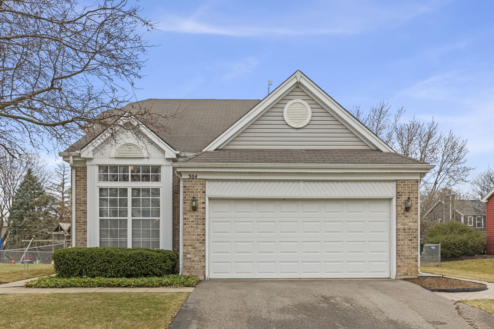 304 E Harvard Circle, South Elgin, IL 60177