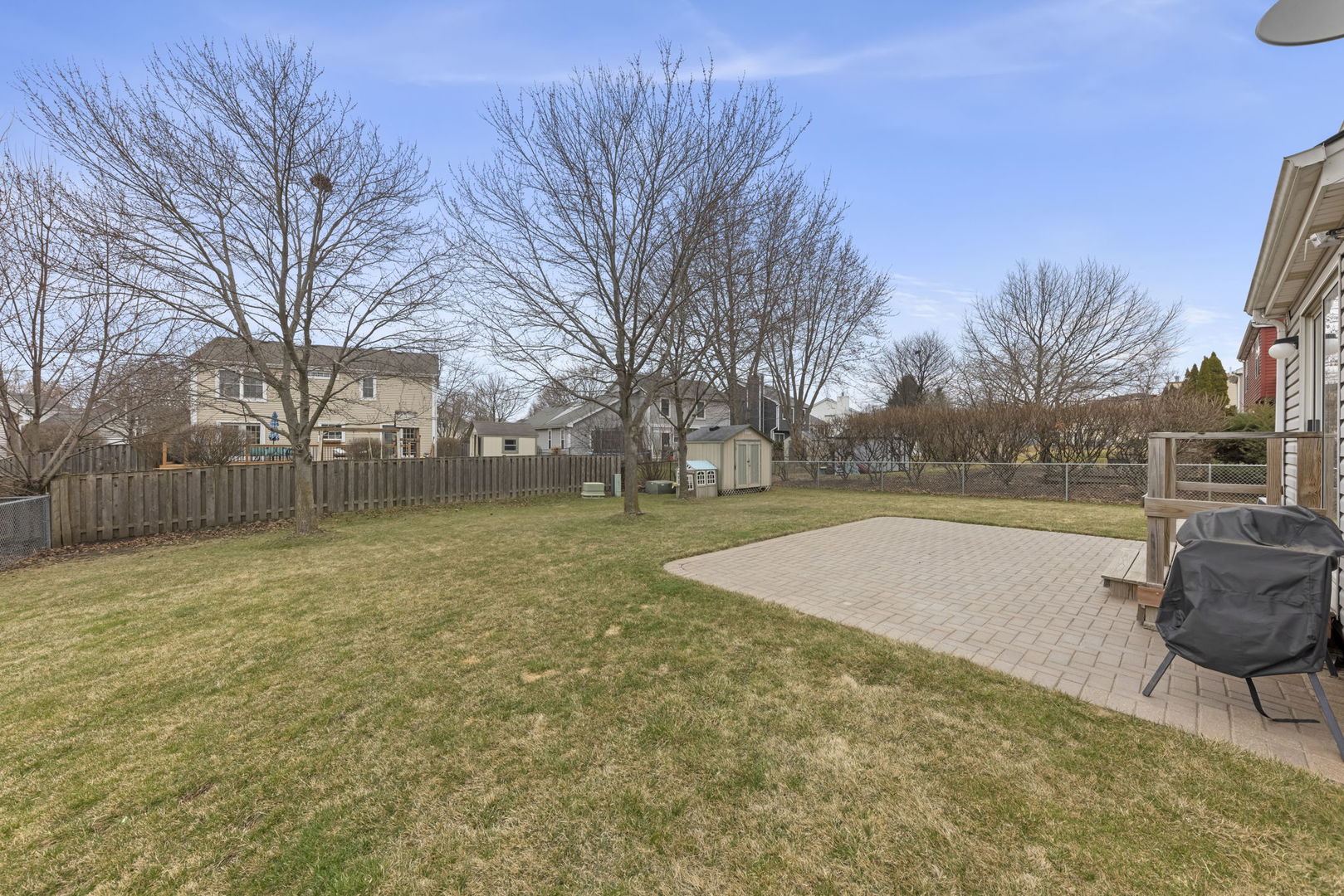 304 E Harvard Circle, South Elgin, IL 60177
