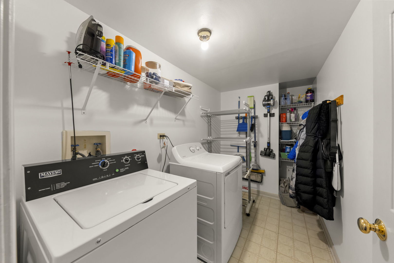 304 E Harvard Circle, South Elgin, IL 60177