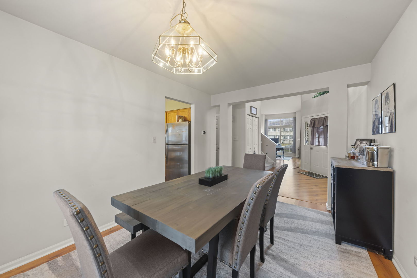 304 E Harvard Circle, South Elgin, IL 60177