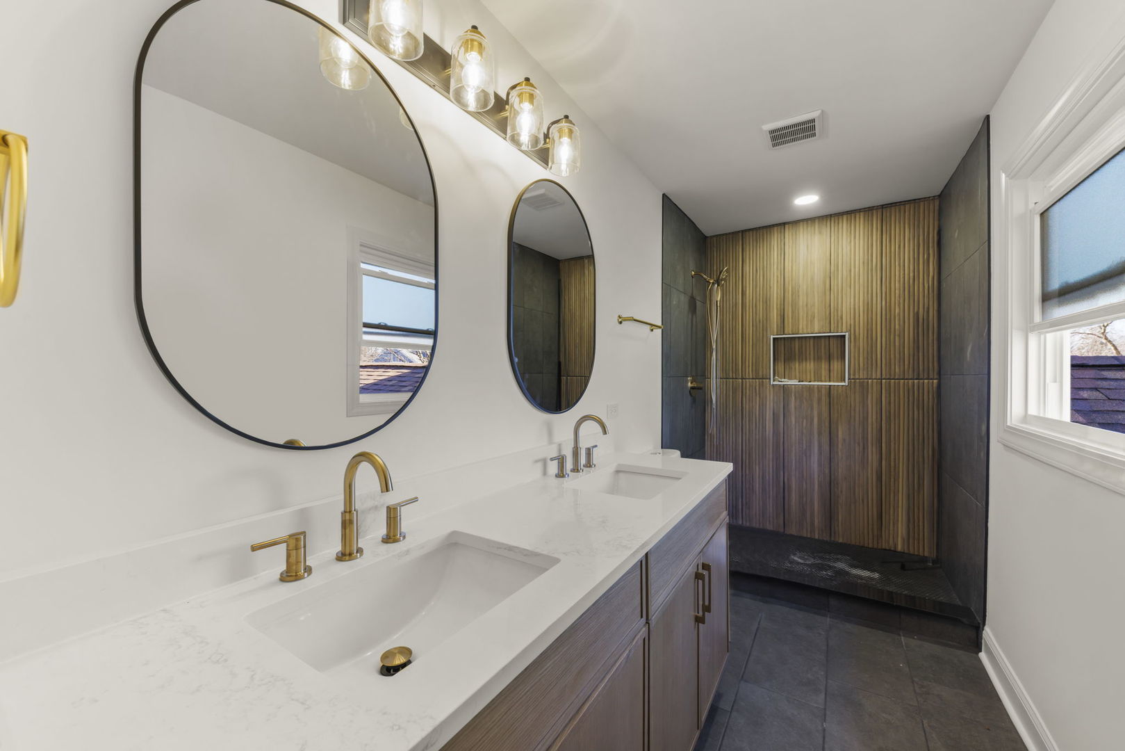 613 Zaininger Avenue, Naperville, IL 60563