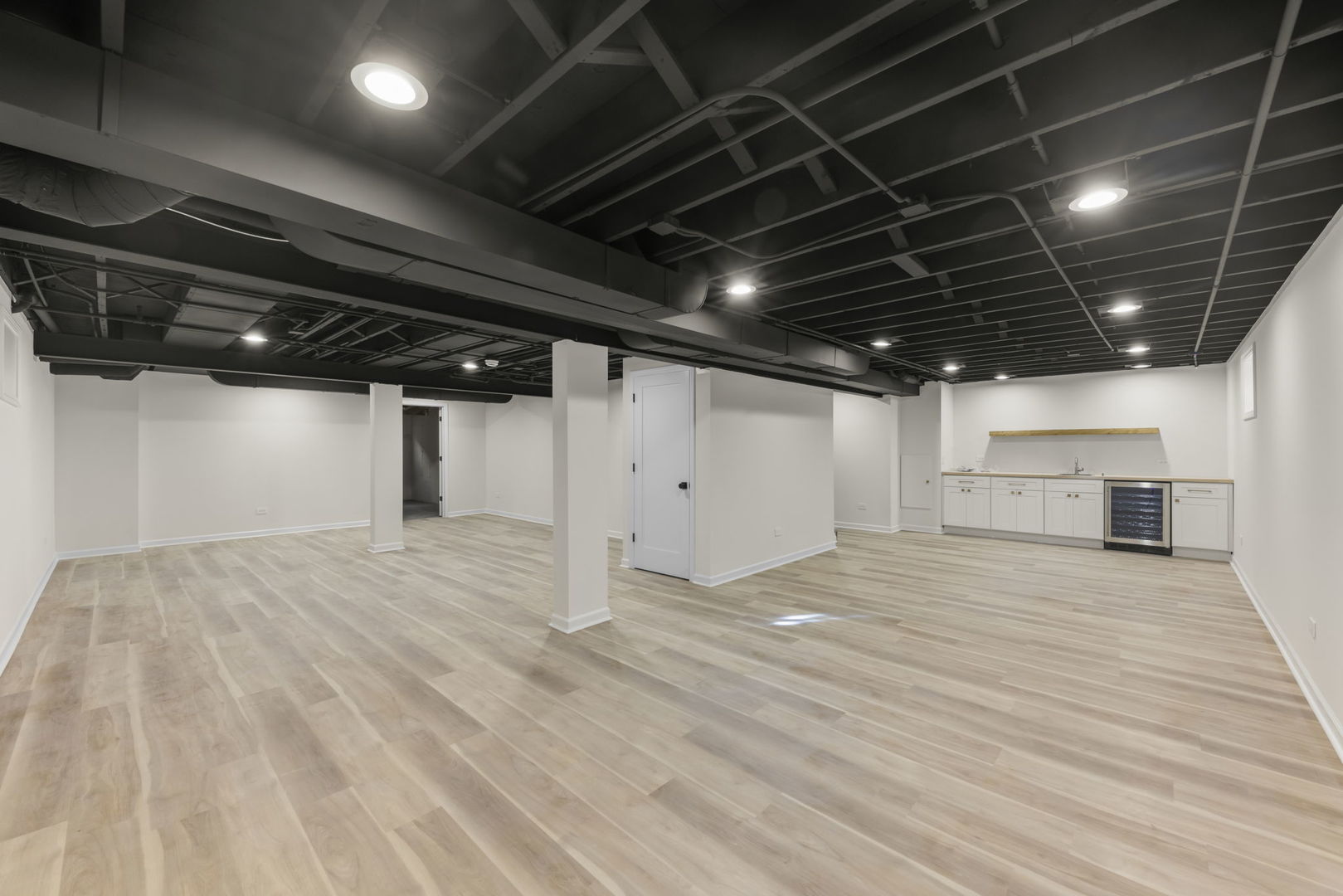 613 Zaininger Avenue, Naperville, IL 60563