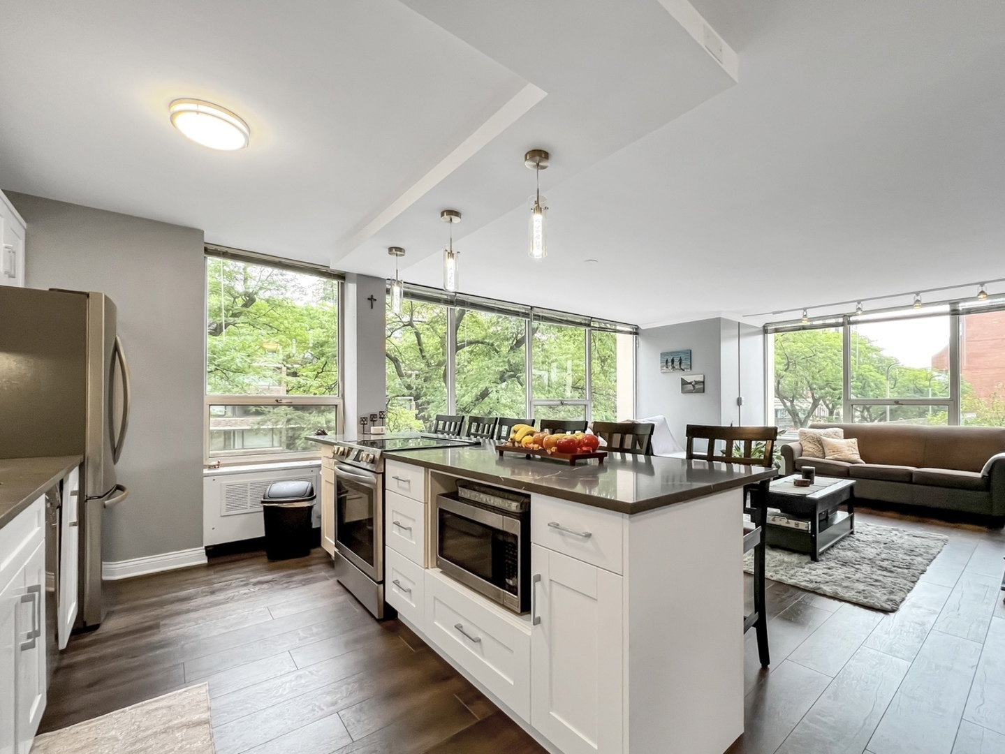 70 W Burton Place #301F, Chicago, IL 60610