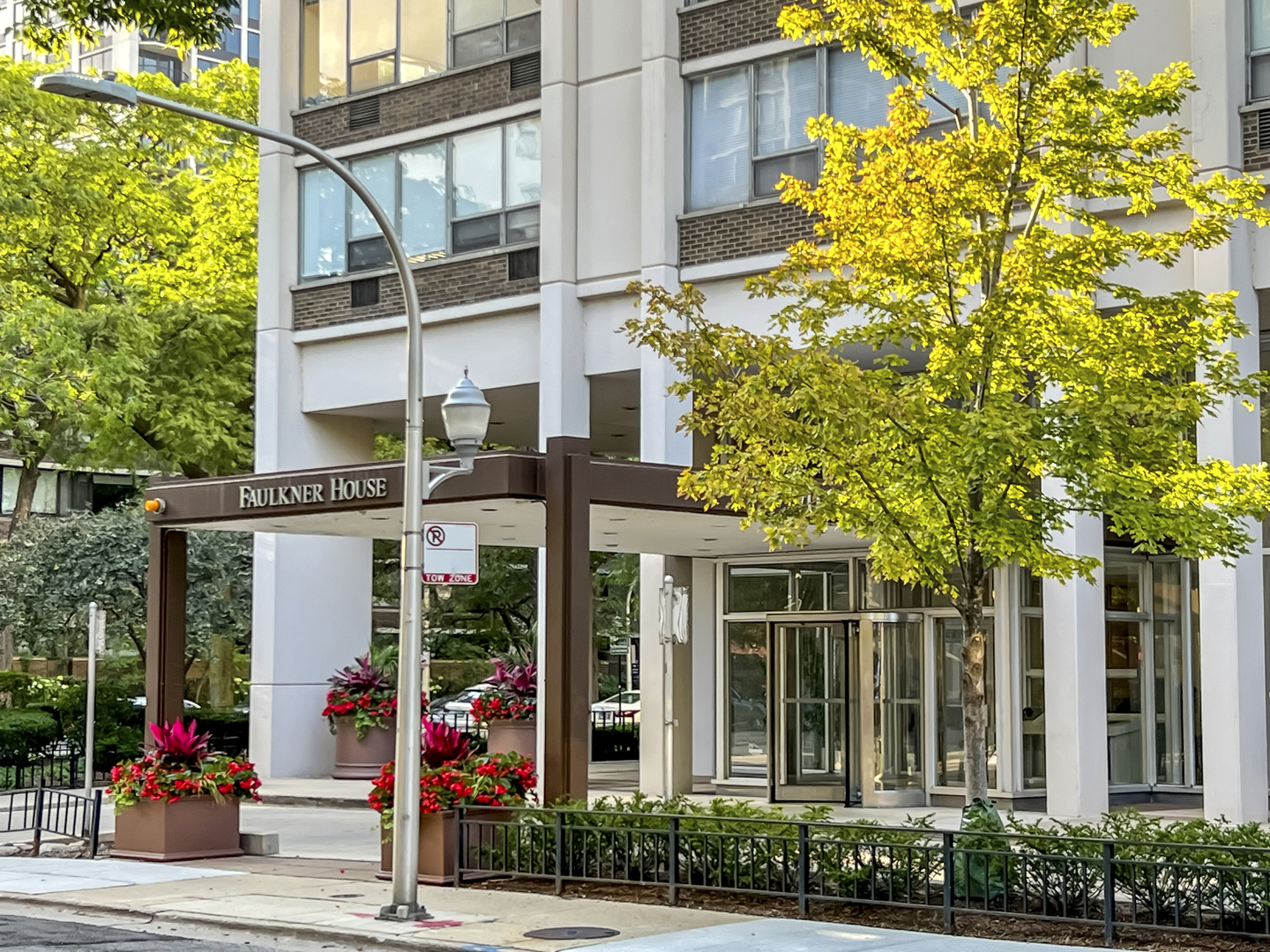 70 W Burton Place #301F, Chicago, IL 60610