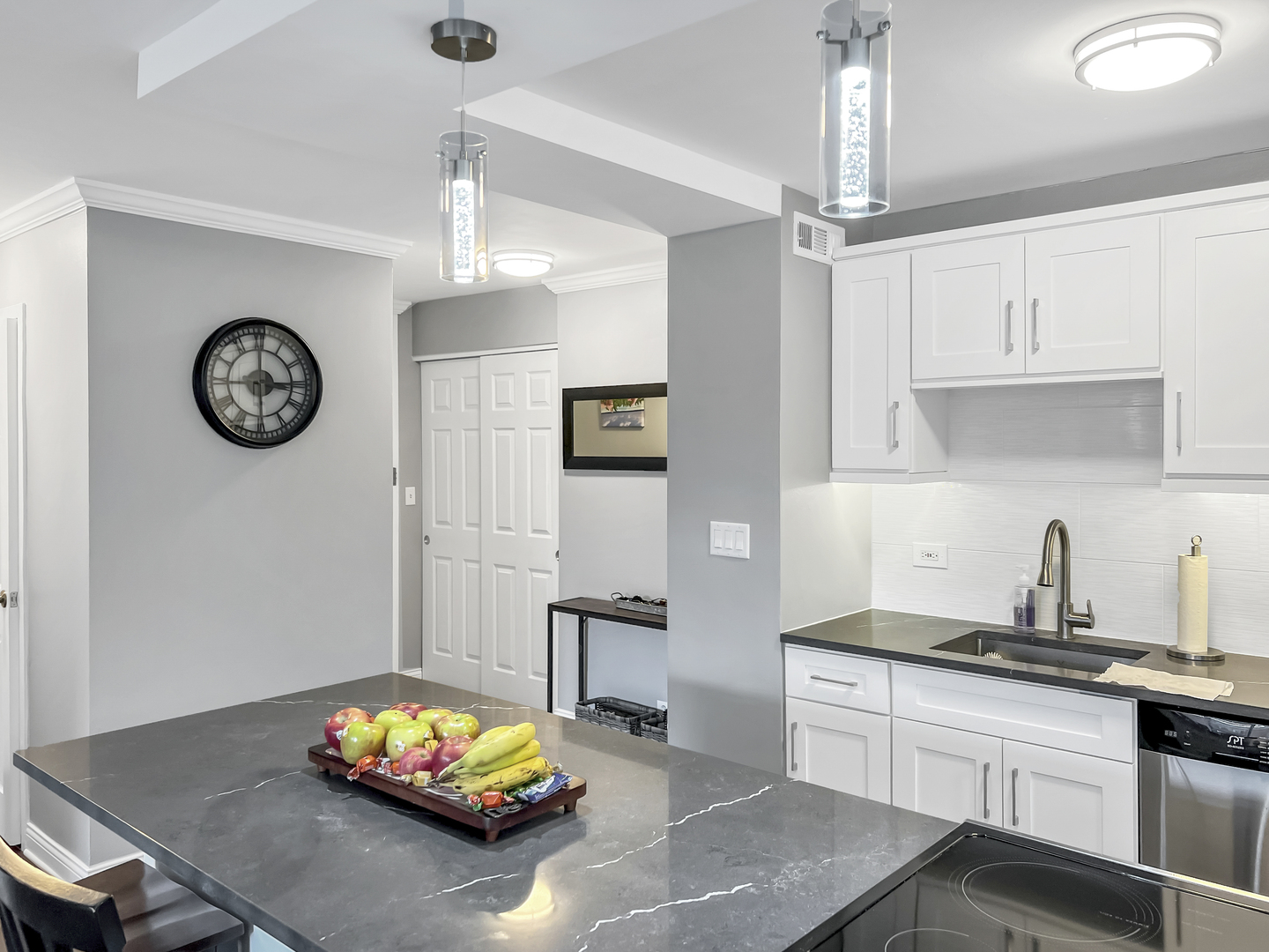 70 W Burton Place #301F, Chicago, IL 60610