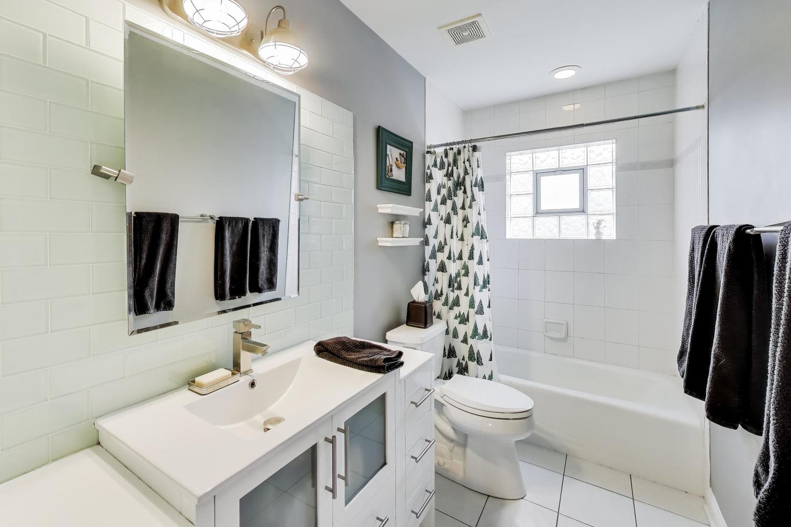 1029 Prairie Avenue, Park Ridge, IL 60068