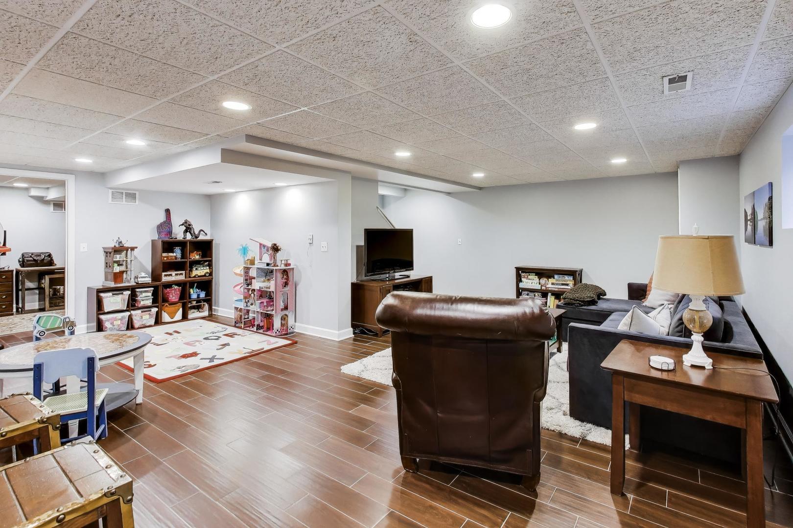 1029 Prairie Avenue, Park Ridge, IL 60068