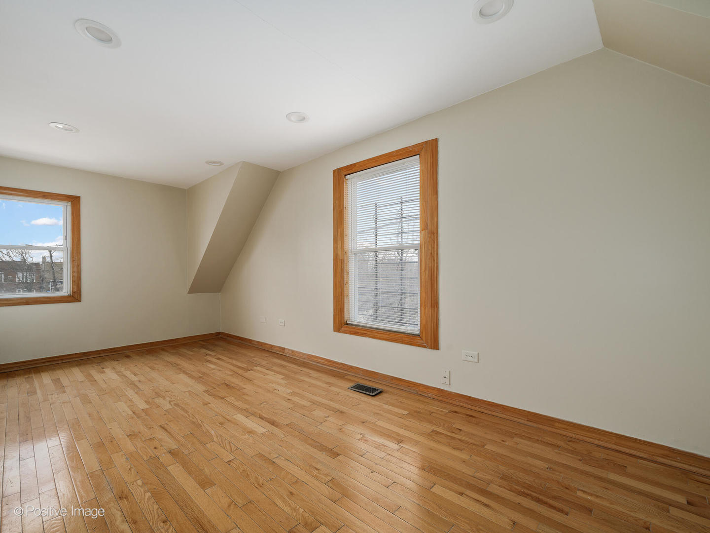 1720 N Tripp Avenue, Chicago, IL 60639