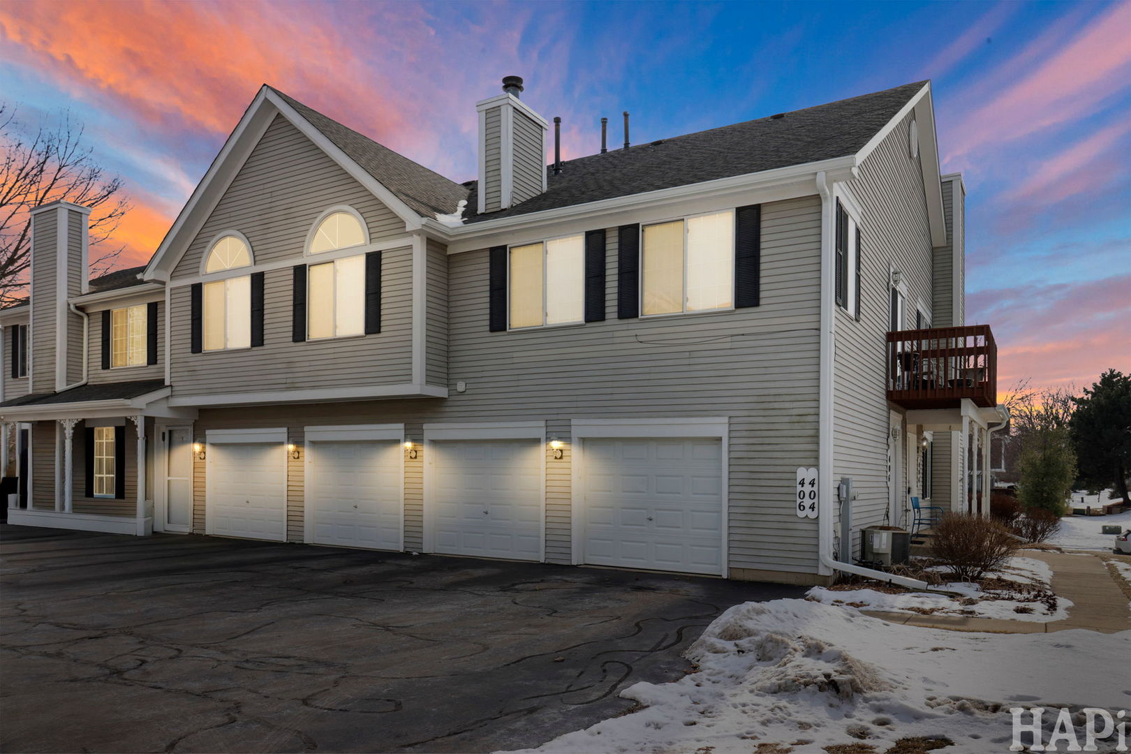 404 Lowell Drive #404, South Elgin, IL 60177