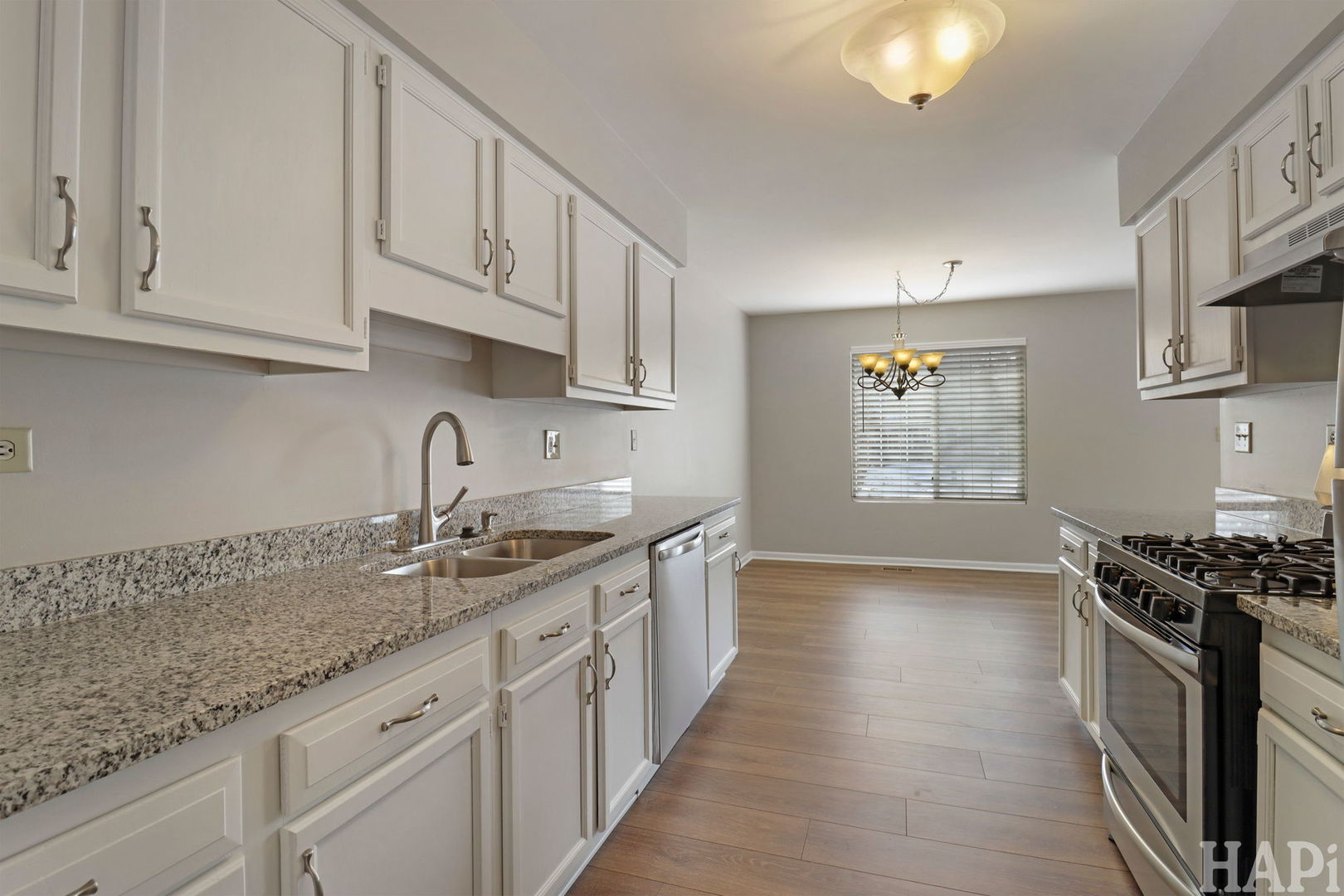 404 Lowell Drive #404, South Elgin, IL 60177