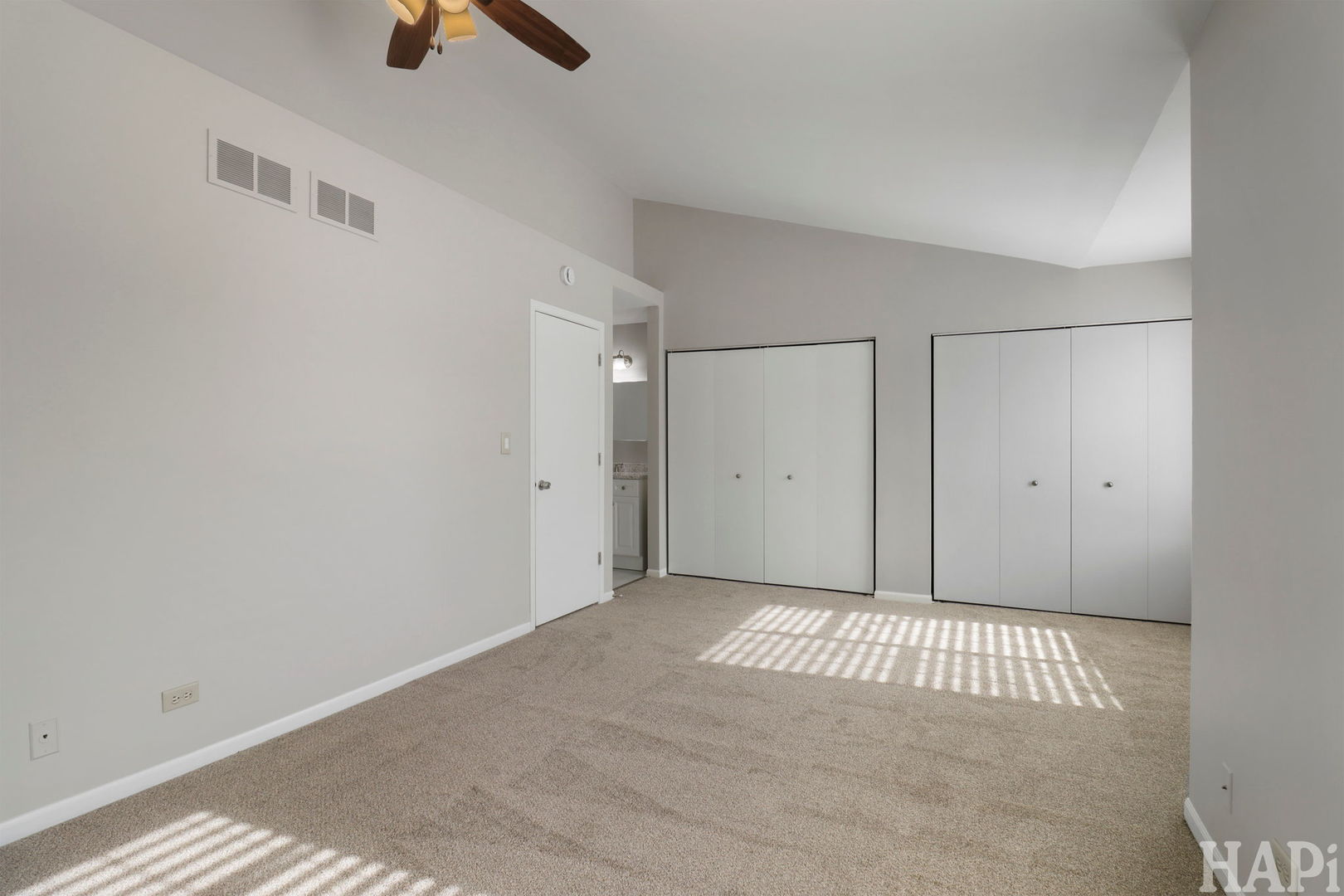 404 Lowell Drive #404, South Elgin, IL 60177