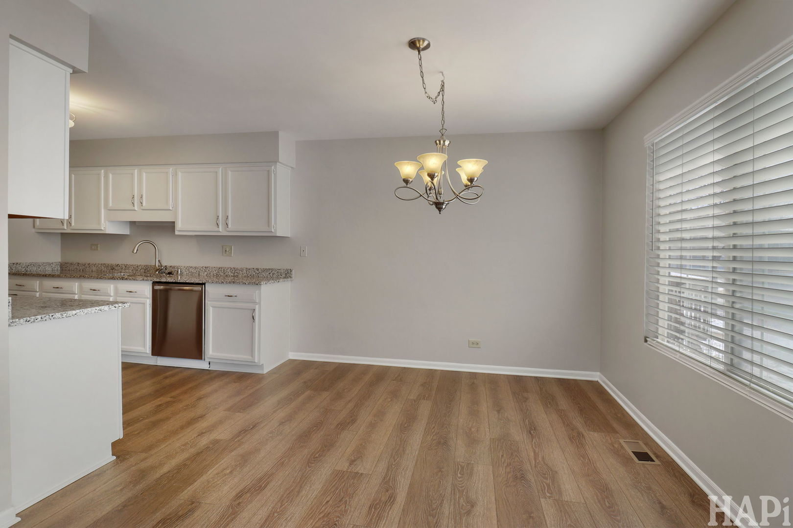 404 Lowell Drive #404, South Elgin, IL 60177