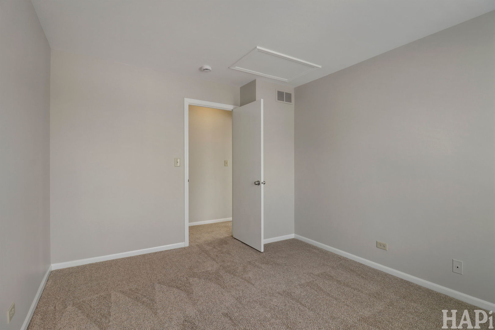 404 Lowell Drive #404, South Elgin, IL 60177