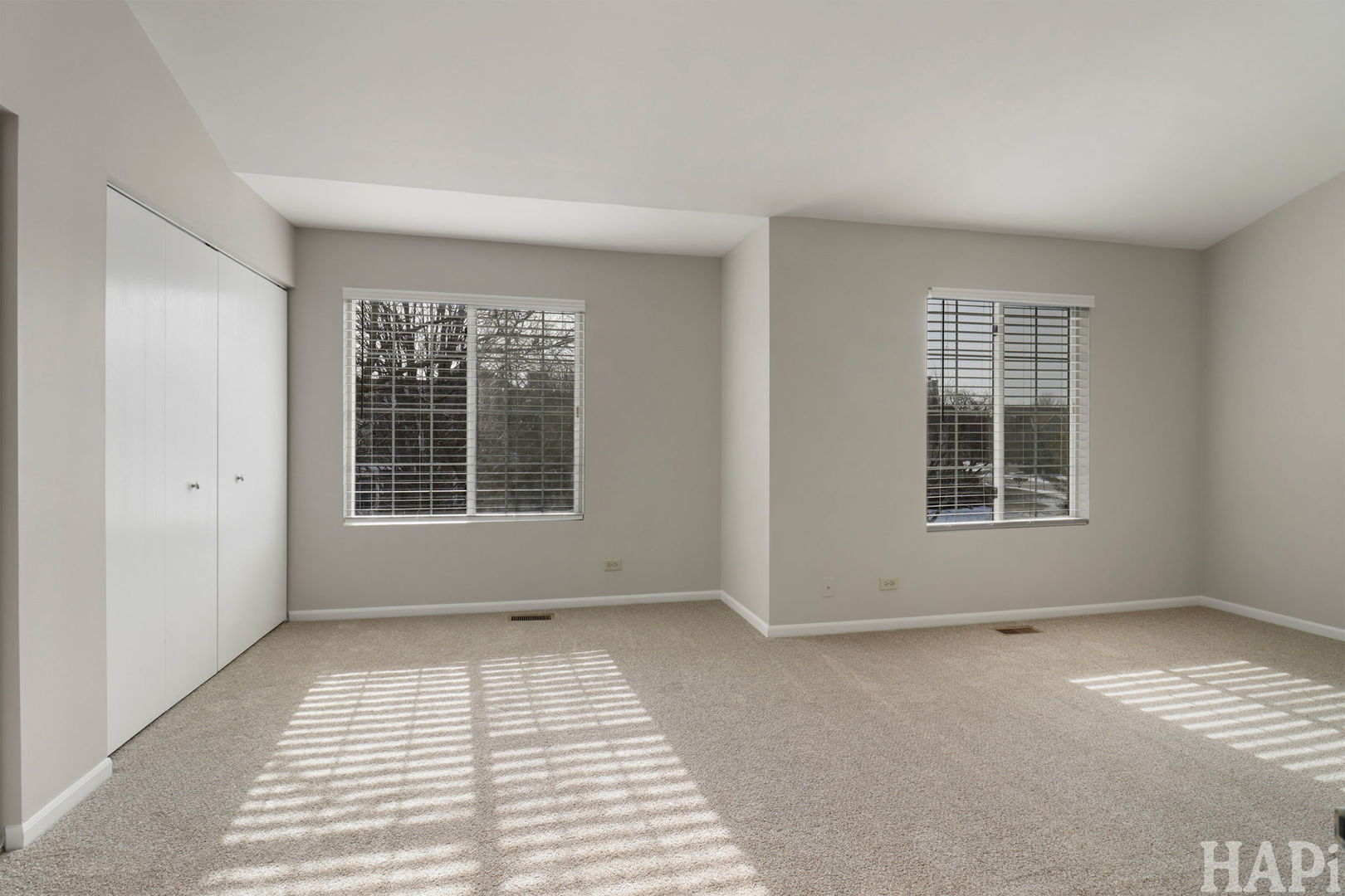 404 Lowell Drive #404, South Elgin, IL 60177