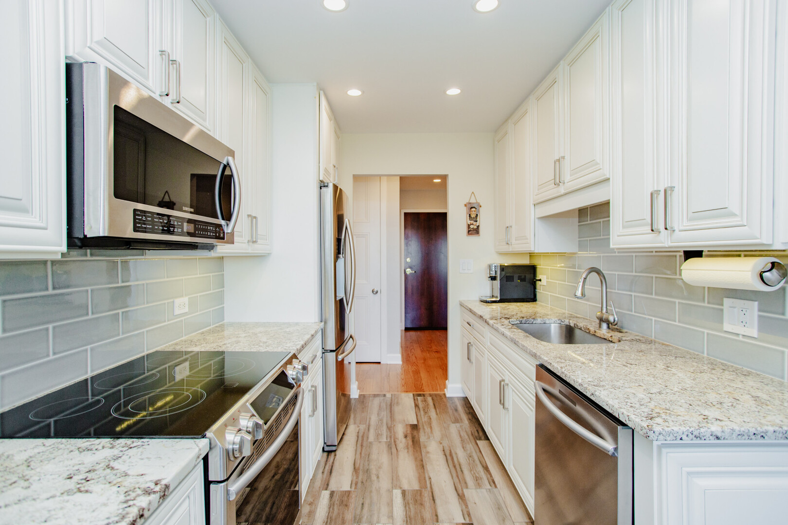 1101 S Hunt Club Drive #403, Mount Prospect, IL 60056