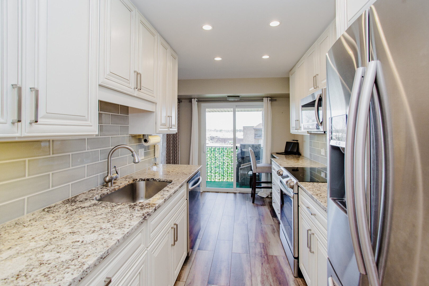 1101 S Hunt Club Drive #403, Mount Prospect, IL 60056