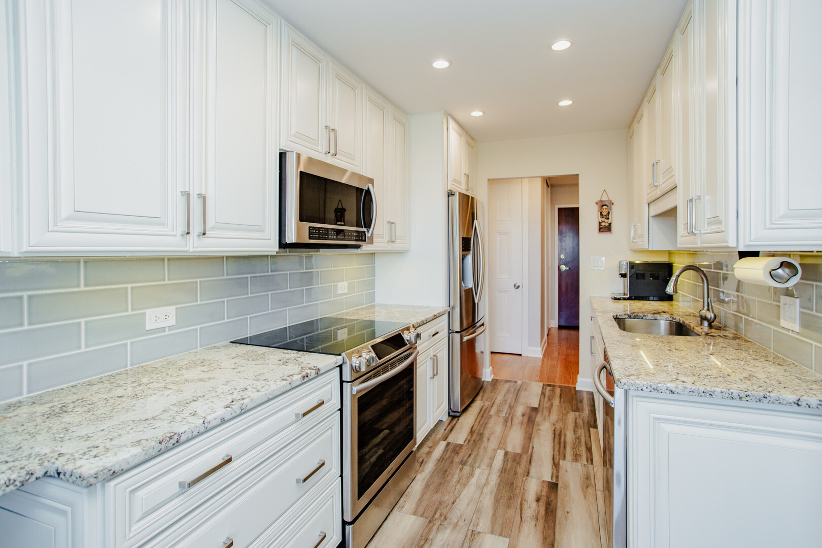 1101 S Hunt Club Drive #403, Mount Prospect, IL 60056