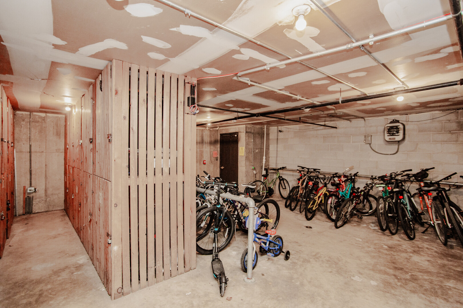 1101 S Hunt Club Drive #403, Mount Prospect, IL 60056