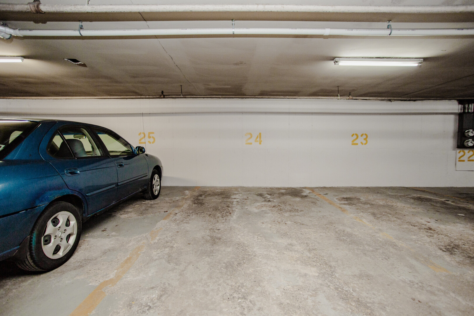 1101 S Hunt Club Drive #403, Mount Prospect, IL 60056