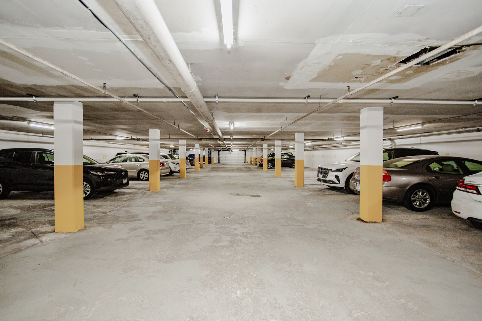 1101 S Hunt Club Drive #403, Mount Prospect, IL 60056