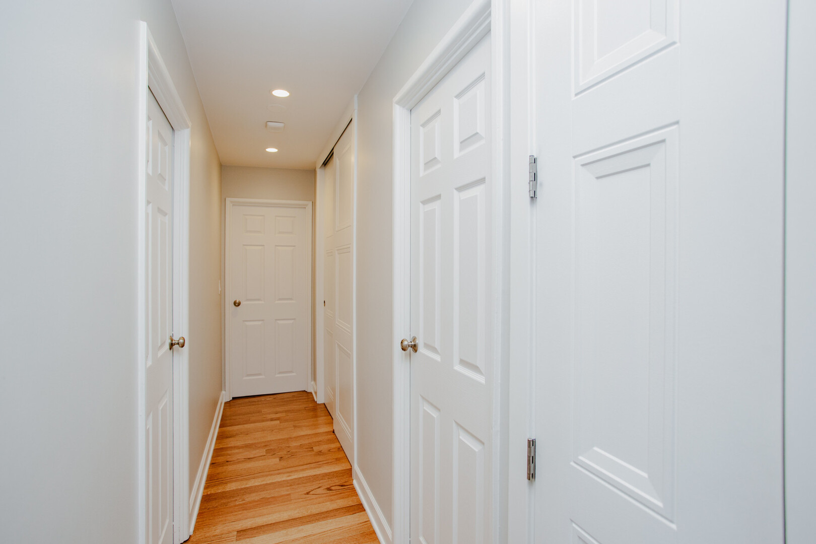 1101 S Hunt Club Drive #403, Mount Prospect, IL 60056