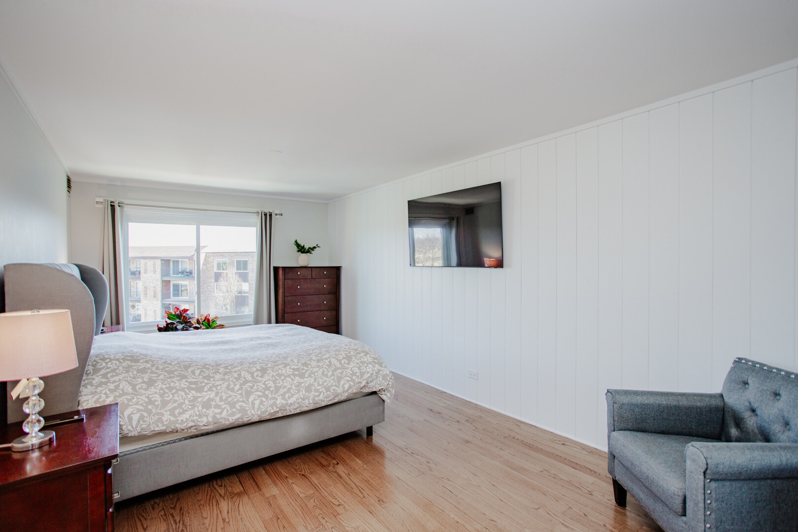 1101 S Hunt Club Drive #403, Mount Prospect, IL 60056