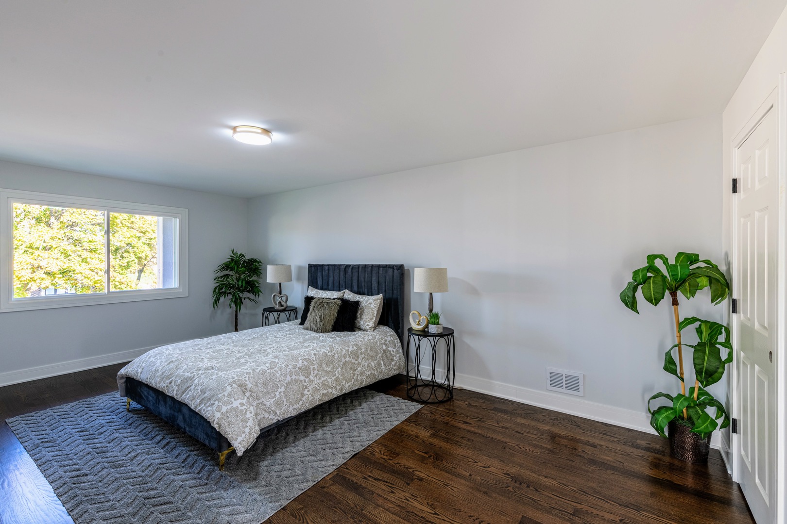 380 Ventura Club Drive, Roselle, IL 60172