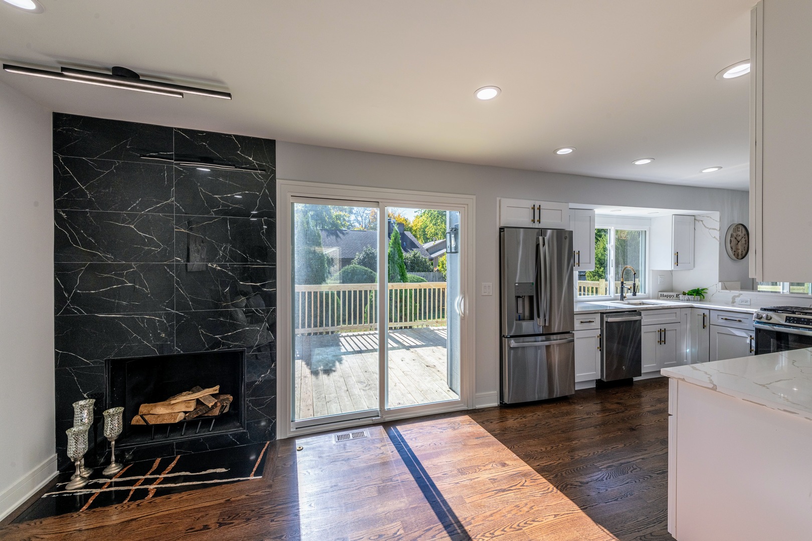 380 Ventura Club Drive, Roselle, IL 60172