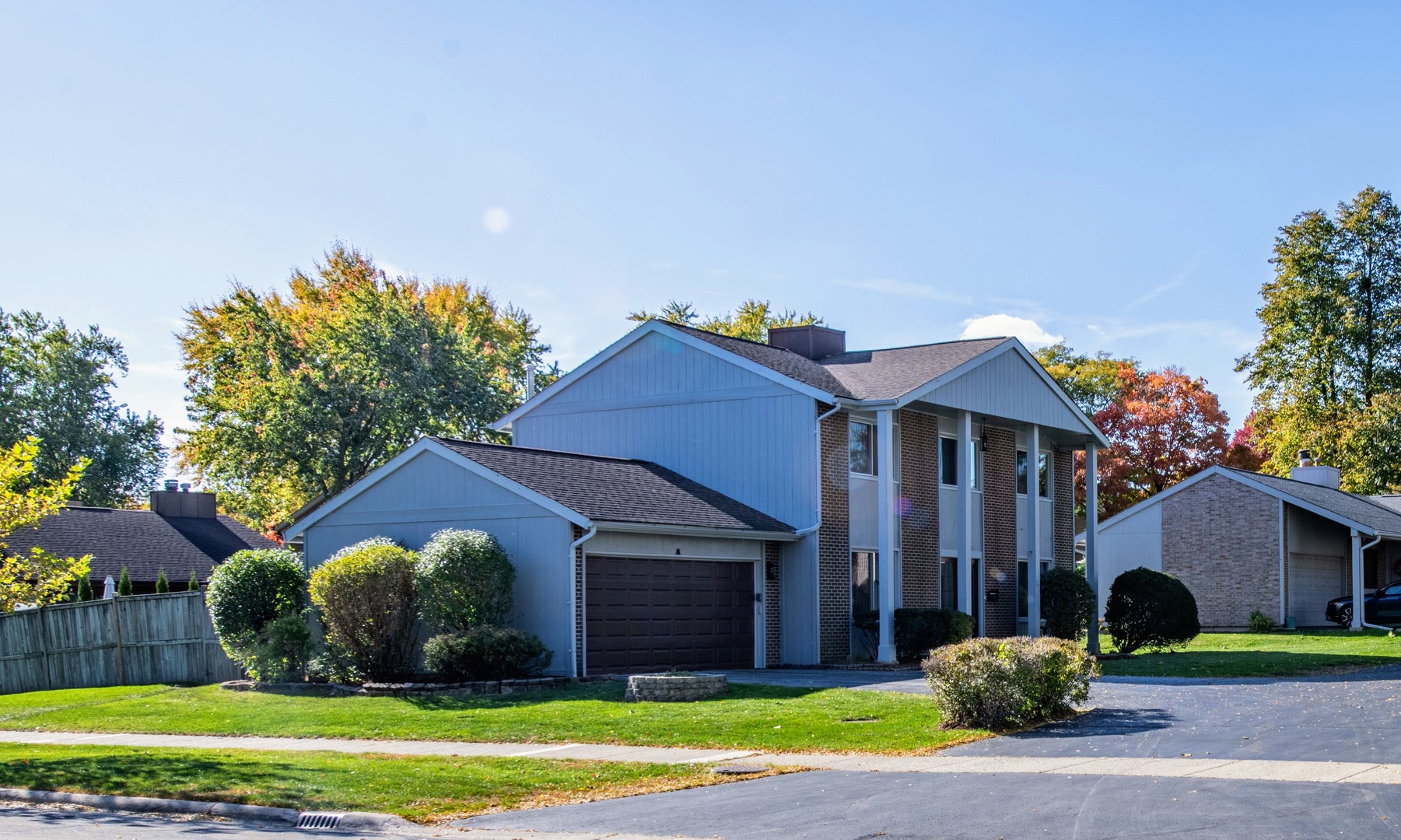 380 Ventura Club Drive, Roselle, IL 60172