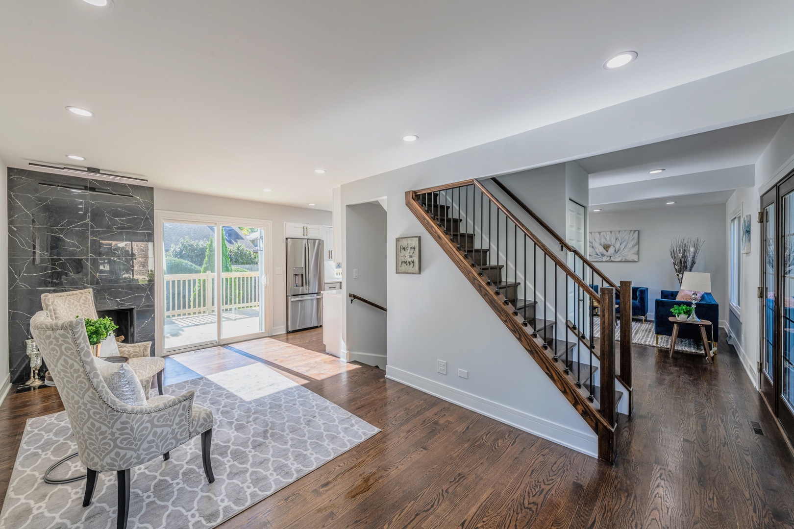 380 Ventura Club Drive, Roselle, IL 60172