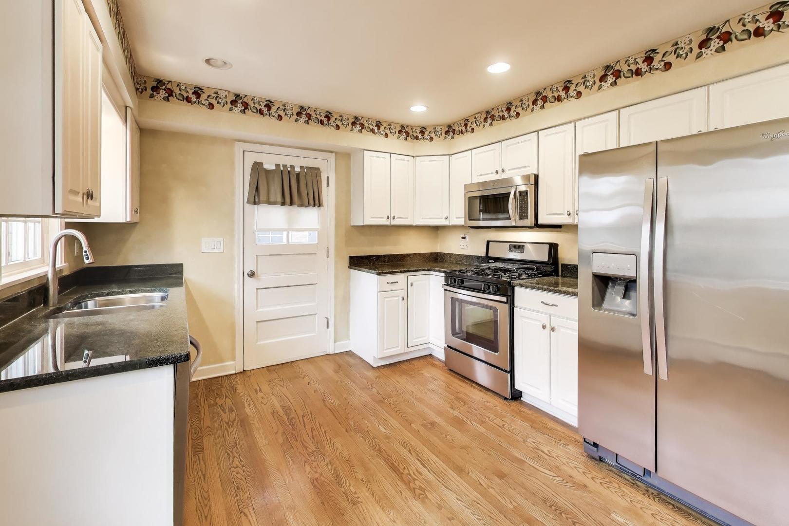 Arlington Heights, IL 60005