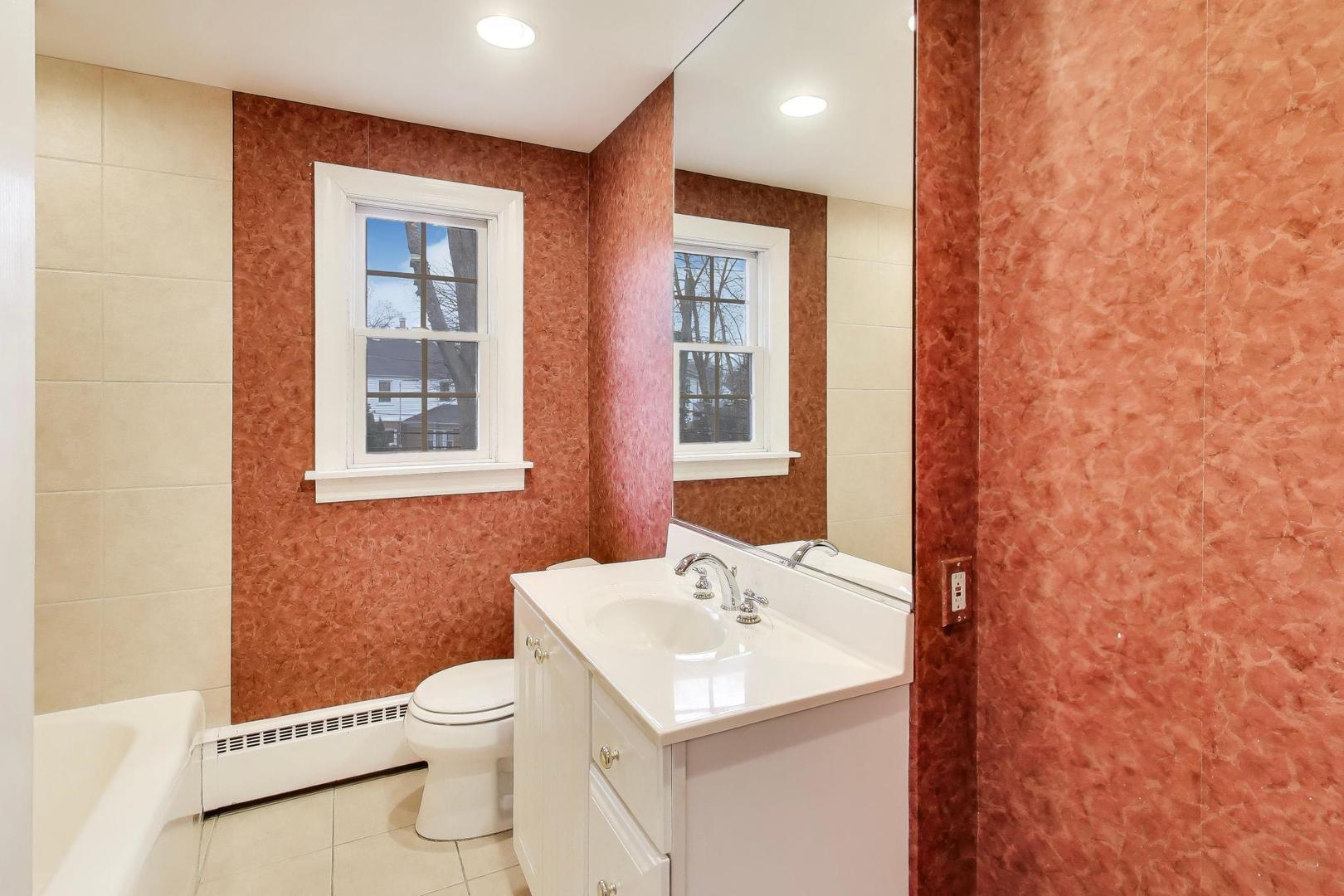 Arlington Heights, IL 60005