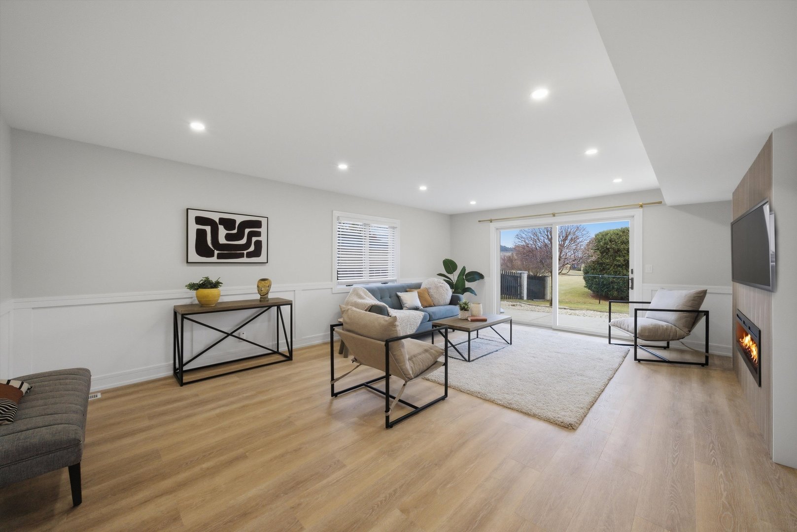 707 S Noah Terrace, Mount Prospect, IL 60056